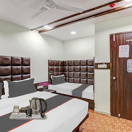 Hotel Collection O Laxmi Kuber Utrān Esterno foto
